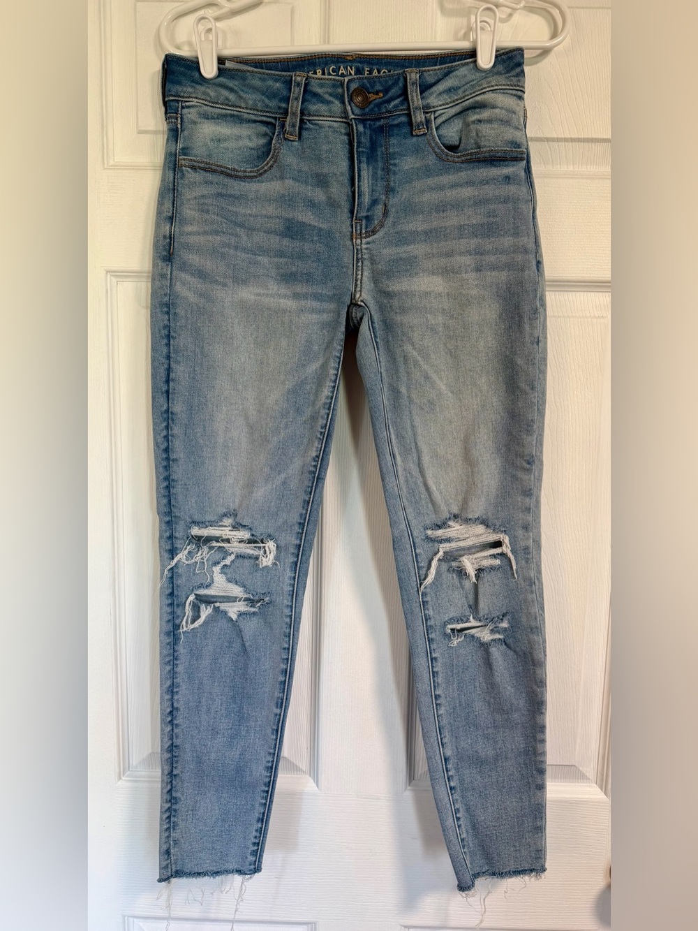 American Eagle Distressed Women's Skinny Jeans
